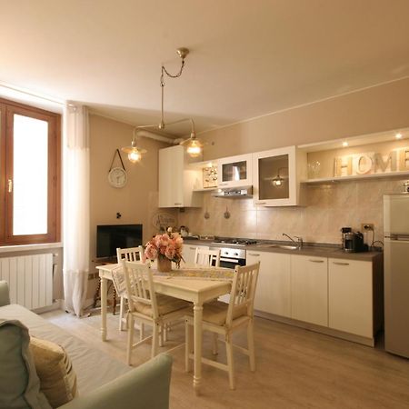 Violetta Maison, Elegante E Romantica A Salo' Apartment Bagian luar foto