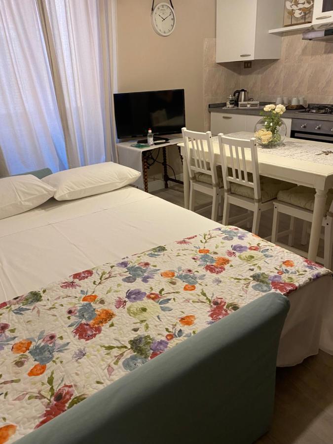 Violetta Maison, Elegante E Romantica A Salo' Apartment Bagian luar foto