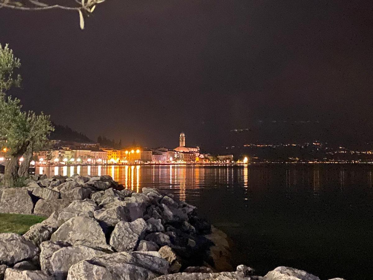 Violetta Maison, Elegante E Romantica A Salo' Apartment Bagian luar foto