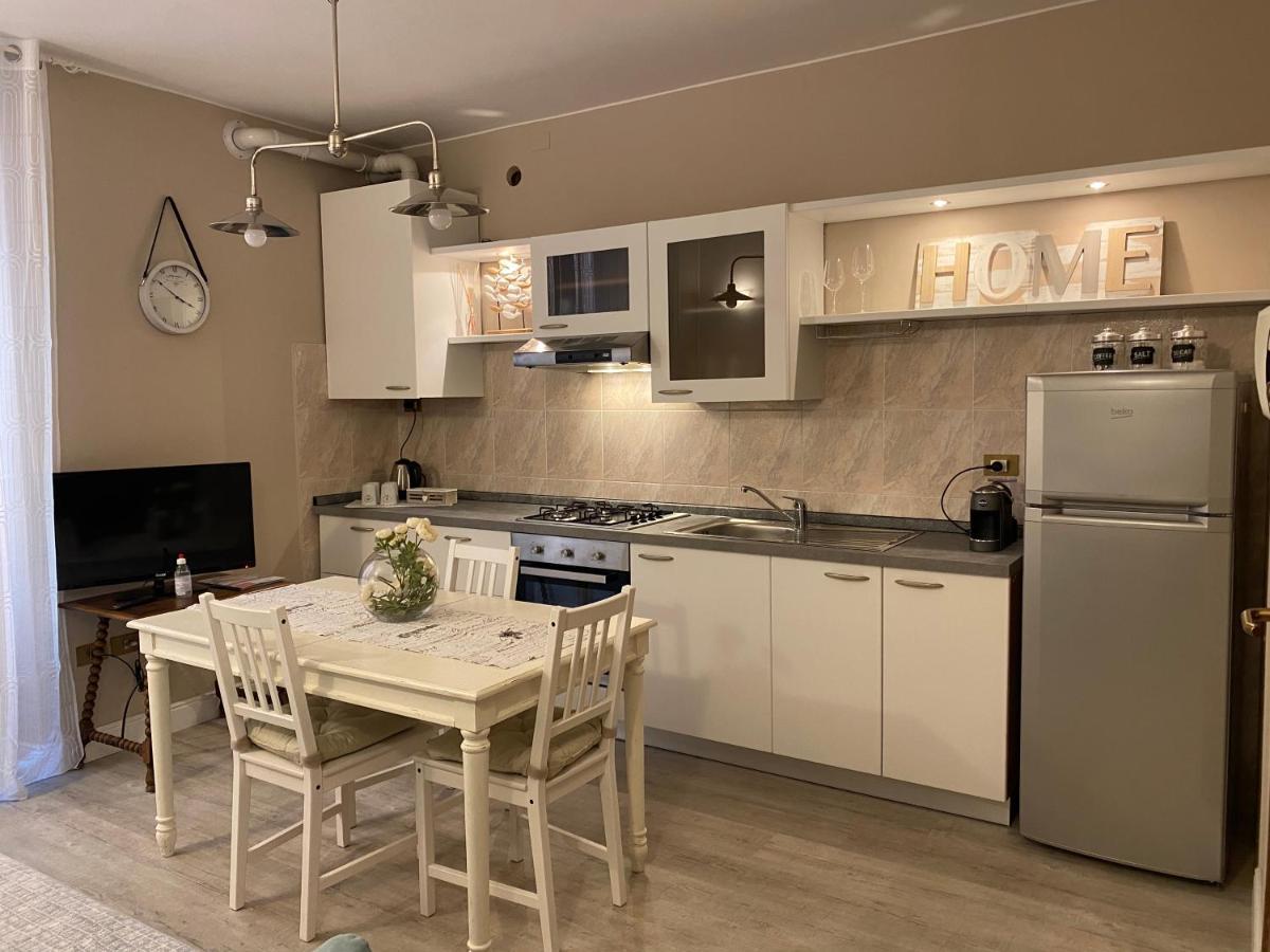 Violetta Maison, Elegante E Romantica A Salo' Apartment Bagian luar foto
