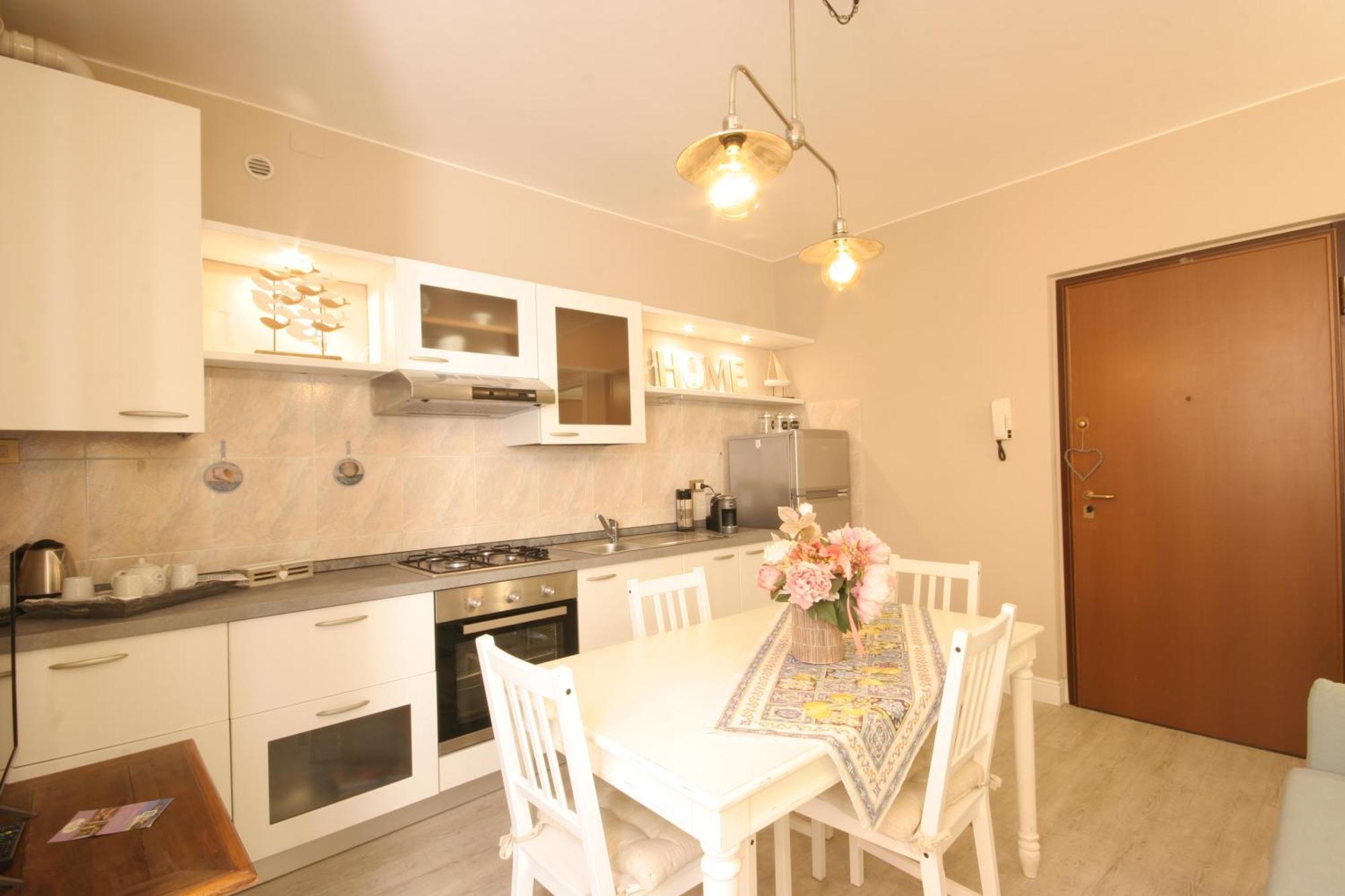 Violetta Maison, Elegante E Romantica A Salo' Apartment Bagian luar foto