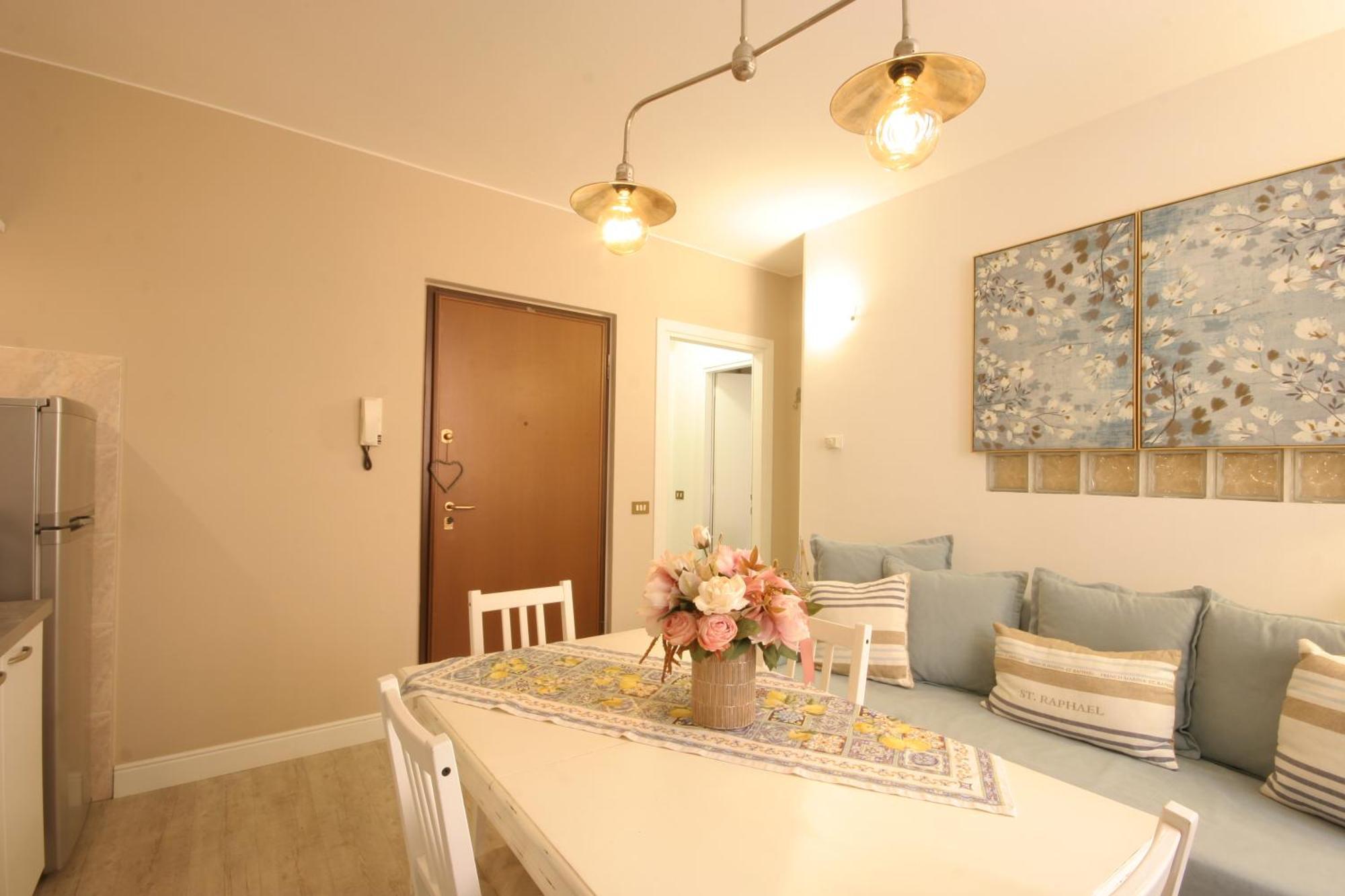 Violetta Maison, Elegante E Romantica A Salo' Apartment Bagian luar foto